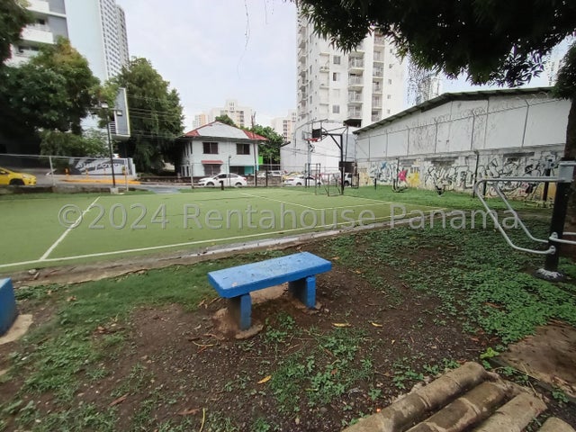 Prime Commercial Lot in Carrasquilla